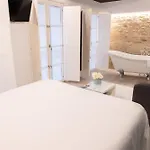 Montes Ξενοδοχείο