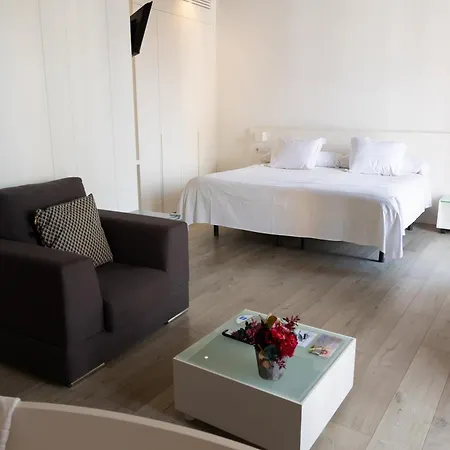 Montes Hotel 2*